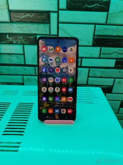 Vymenim za honor 70 samsung Galaxy a51 128GB - 2