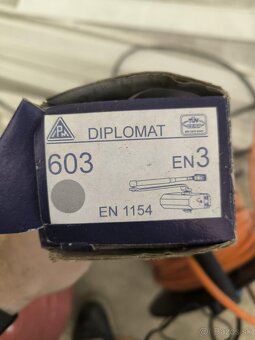 Zatvárač dverí, čerpadlo, lišty.... - 2