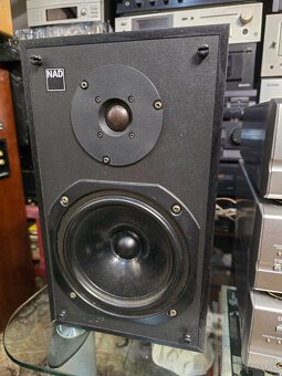 NAD 8225 menšie regálovky - 2