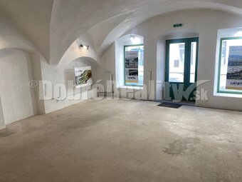 Na prenájom obchodný priestor v historickom centre mesta Ban - 2