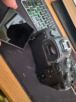 Canon EOS R6 - po páde - 2