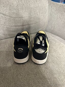 Nike Air Jordan 1 Low Travis - žlto/čierne - veľkosť 42 - 2