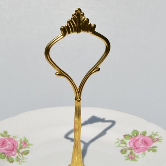 Vintage etažér z porcelánových tanierov - Ruže - 2