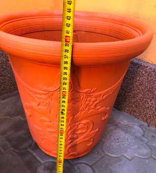 Predám plastové črepníky - 2