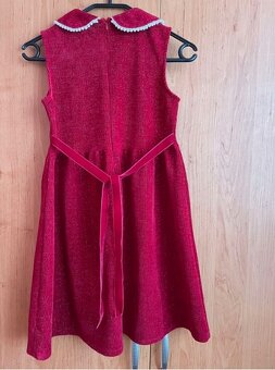 červené šaty v.146 - 2