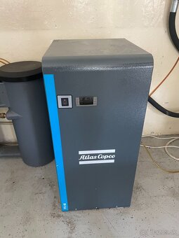 Skrutkový kompresor s výbavou a pieskovačkou - 2