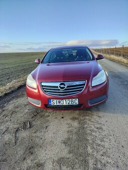 Predám Opel Insignia 1.8i – 103 kW, rok 2009 - 2