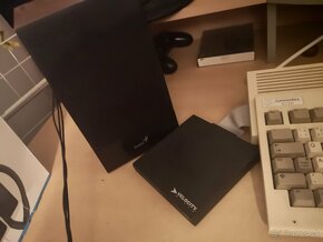 Predám Commodore Amiga 1200 + výbava - 2