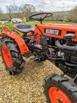 Traktor Kubota b7000 z roku 1999 - 2