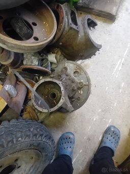 Predám Štita  prednej nápravy  tatra 805 - 2
