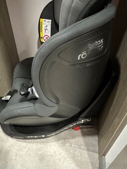 Otočná autosedačka Britax Römer - 2