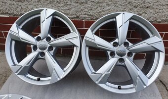 Predám elektróny originál audi r18 - 2