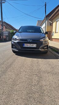 Hyundai i20 1.2 benzín Top stav - 2