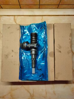 Predám Vstrekovacie trysky 038130073AL 1.9TDI 110kW ARL - 2