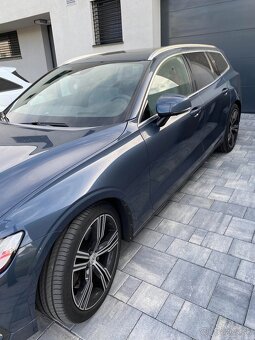 VOLVO V60 B4, 56tis km, 08/2020, AT/8, NEBÚRANÉ, TOP VÝBAVA - 2
