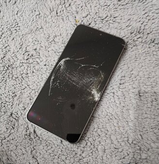 Samsung galaxy s24 5g .na súčiastky - 2