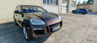 Porsche Cayenne Turbo - 2