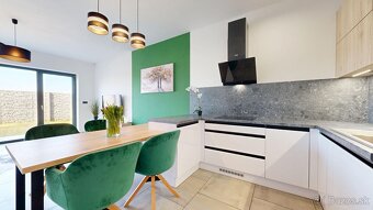 PINK Reality VEĽKÁ JESENNÁ AKCIA - 3.000€ Novopostavený rodi - 2