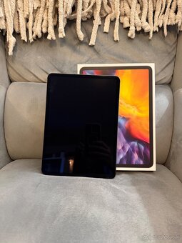 iPad Pro 11” (2.gen.) 256GB wifi cellular + magic keyboard - 2