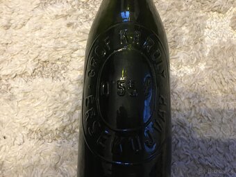 Staré sklenené flaše s nápisom - 2