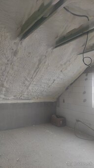 Striekaná pur izolácia - 2