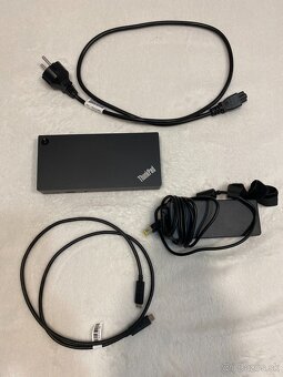 ThinkPad Lenovo Universal USB-C Dock + AC/DC Adapter 90W - 2