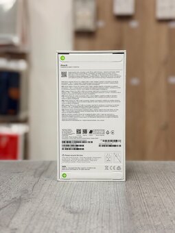 Apple iPhone 16 128GB - 2