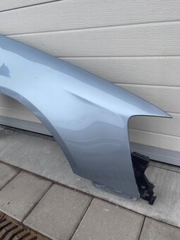 Predný blatník VW Passat B6 LB5M - 2