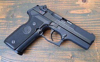 BERETTA 8000F - 2