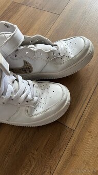 Nike - 2
