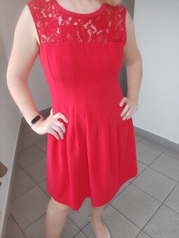 Krásne červené šaty H&M -veľ. 40 - 2