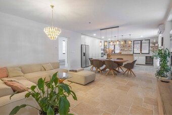 ALL INCLUSIVE |NA PREDAJ 4 IZB RD S DVOJGARÁŽOU, DUNAJSKÁ ST - 2