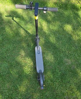Mi Electric Scooter Essential - 2