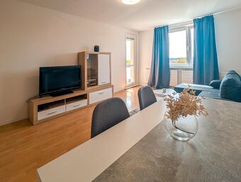 Väčší 3-izbový byt s loggiou s panoramatickým výhľadom - 2