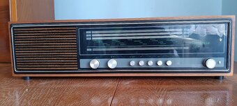 Retro rádio a retro gramofón - 2