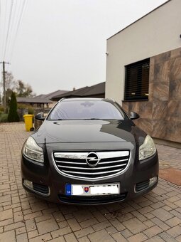 OPEL INSIGNIA SPORTS TOURER SW / 2,0 DIESEL MANUÁL - 2