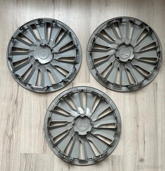 Predám puklice Škoda Tekton Tecton R16 - 2