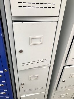 Šatníková skrinka 5 boxov 2kusy - 2