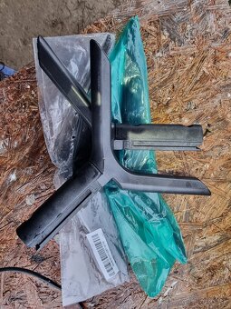 Nožky na televízor ( stojan ) Hisense a Samsung - 2