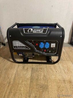 Benzinova elektrocentrála 3000W - 2