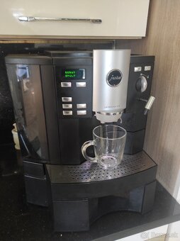 Jura impressa X90 kavovar plnoautomaticky - 2