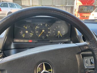 Mercedes w123 piano 240d - 2