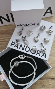 PANDORA. - 2