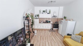 Komplet zrekonštruovaný 2.izb.byt v centre Senice. - 2