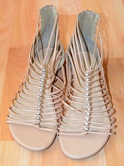 Sandale zn. New Look, vel. 41-42 za 8,50€ - 2