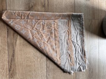Louis Vuitton šál - 2