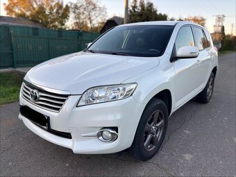 Predam Toyota Rav4 2,2 diesel 110KW 4x4 R.V 2013 112 600 - 2