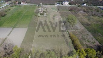 STAVEBNÝ POZEMOK S VÝNIMOČNÝMI VLASTNOSŤAMI - 2