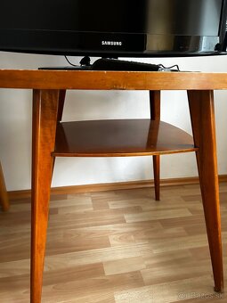 Skriňa, TV stolík, perinák, kreslá, sekretáre - 2