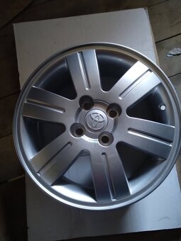 Alu originál TOYOTA 100 % stav. - 2